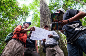 An important aspect of the study was monitoring, reporting and verification of reducing carbon emissions. Photo: Marco Simola/CIFOR
