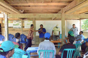 Communication is key to raise awareness on climate-smart technologies. Photo by: World Agroforestry Centre/ Anang Setiawan