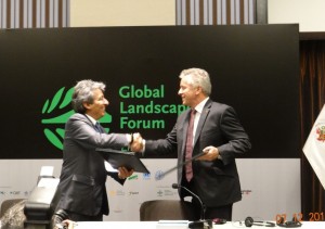 thumbnail of  Peruvian Environment Ministry and the World Agroforestry Centre (ICRAF) Sign a Memorandum of Understanding for Inter-Institutional Cooperation